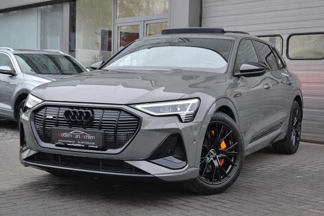 Audi Q8 e-tron Q8 E-Tron 55 "Black Edition"