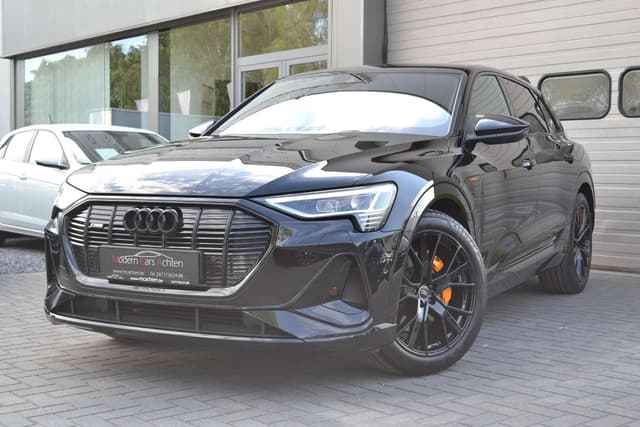 Audi Q8 e-tron Q8 e-Tron 55 Quattro "Black Edition" 2023 * 408 PK